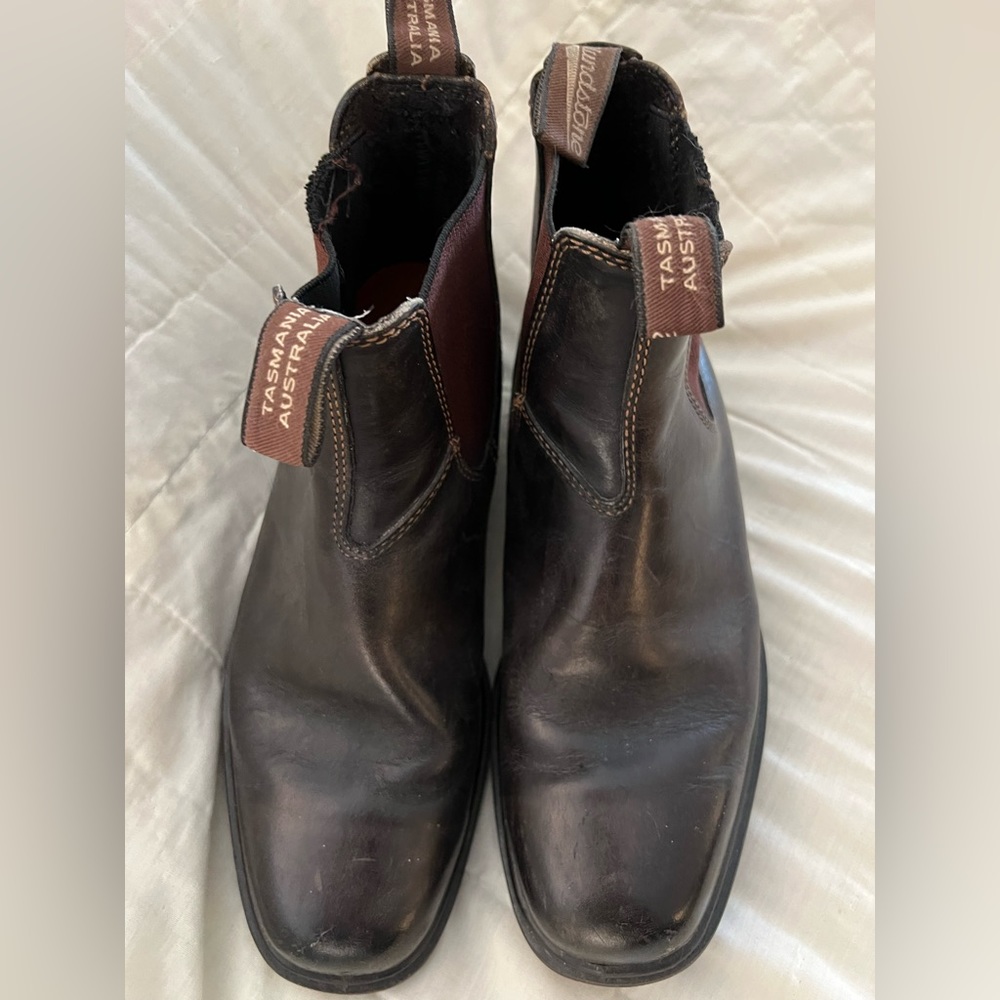 Blundstones Square Toe
